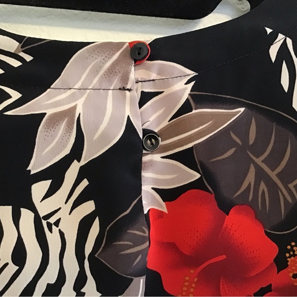 💥 Renaissance Sportswear hibiscus print blouse - Picture 4 of 6
